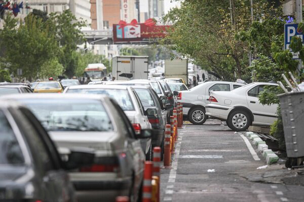 پنج میلیون متقاضی برای ۷۳ هزار خودرو؛ قرعهکشی یا رقابت بر سر رانت؟