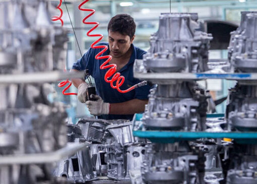 مواد اولیه داخلی گران‌تر از نرخ جهانی به قطعه‌سازان فروخته می‌شود