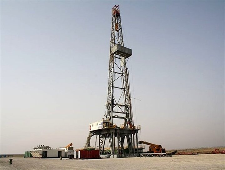 نصب موفق پمپ درون‌چاهی در میدان یاران جنوبی