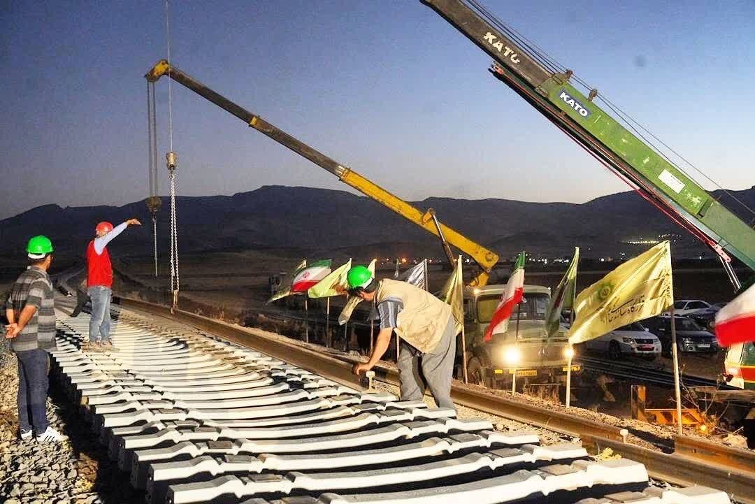 پروژه ریلی کرمانشاه - خسروی شاهراه جدید تجارت ایران و عراق میشود