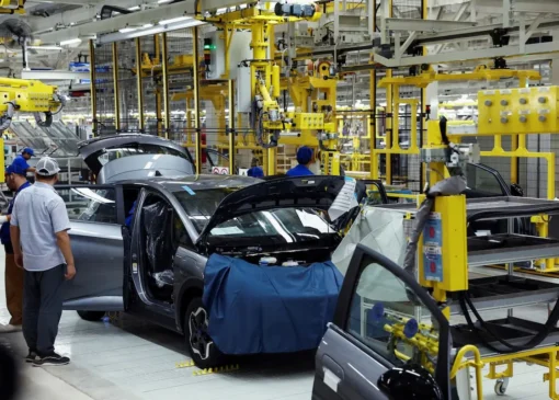 مونتاژ به جای تولید؛ مسیر معکوس خودروسازی ایران