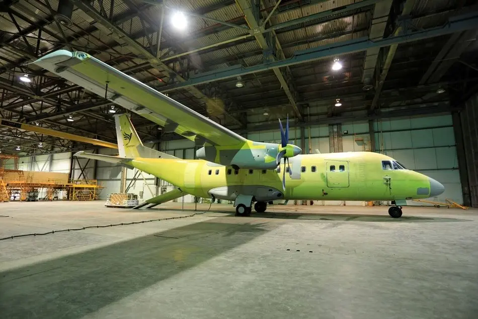 پرواز آزمایشی ۱۰۰ ساعته هواپیمای بومی «سیمرغ» آغاز شد