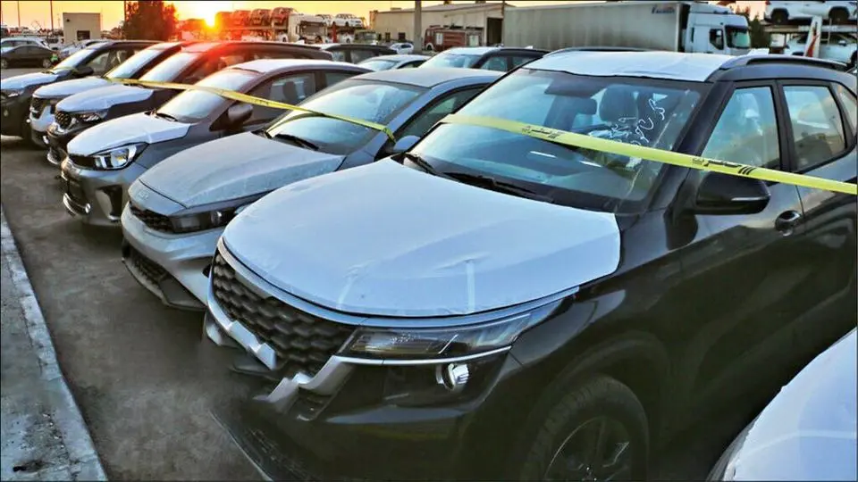 چرا برای خرید خودروی ۵۰۰ میلیونی باید معطل سامانه ها شد؟