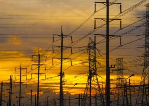 مطالبات صنعت برق چقدر است؟