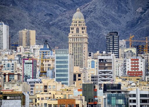 احتکار ۳۷ میلیون مترمربع ملک توسط بانک‌ها، عامل تشدید قیمت مسکن است