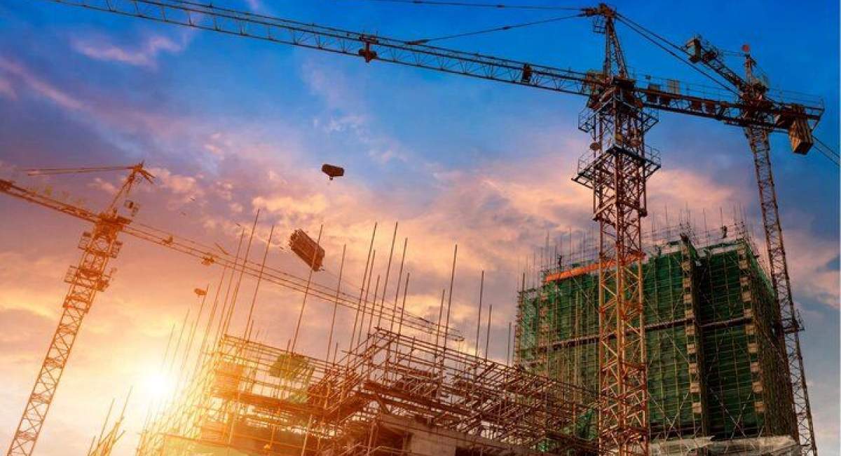 ورود بانک‌ها به ساخت‌وساز و خرید و فروش ملک تخلف است