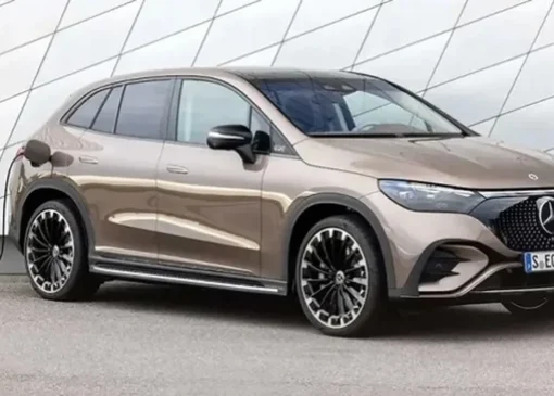 قیمت قطعی دو مدل بنز در ایران اعلام شد