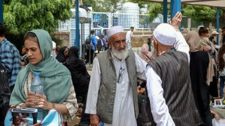 بیمه پایه سلامت برای اتباع مجاز الزامی شد