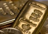 طلا در بازار جهانی عقب‌نشینی کرد