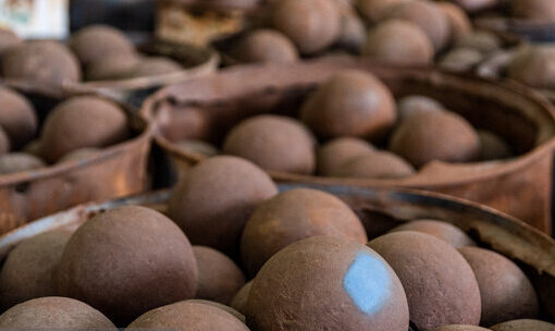 ایران چقدر سنگ آهن دارد؟