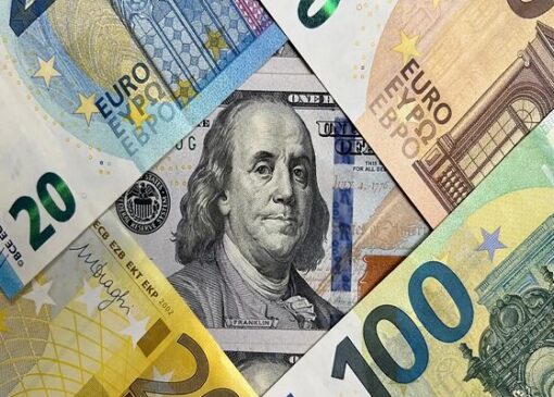 بررسی میدانی آخرین قیمت‌ دلار و یورو در بازار آزاد و حواله