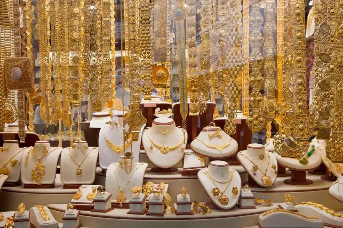 عقبنشینی طلا از اوج ۳ هفتهای؛ دلار قویتر از ریسکهای سیاسی
