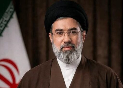 رهبر معظم انقلاب: تنگه هرمز باید همچنان بسته بماند