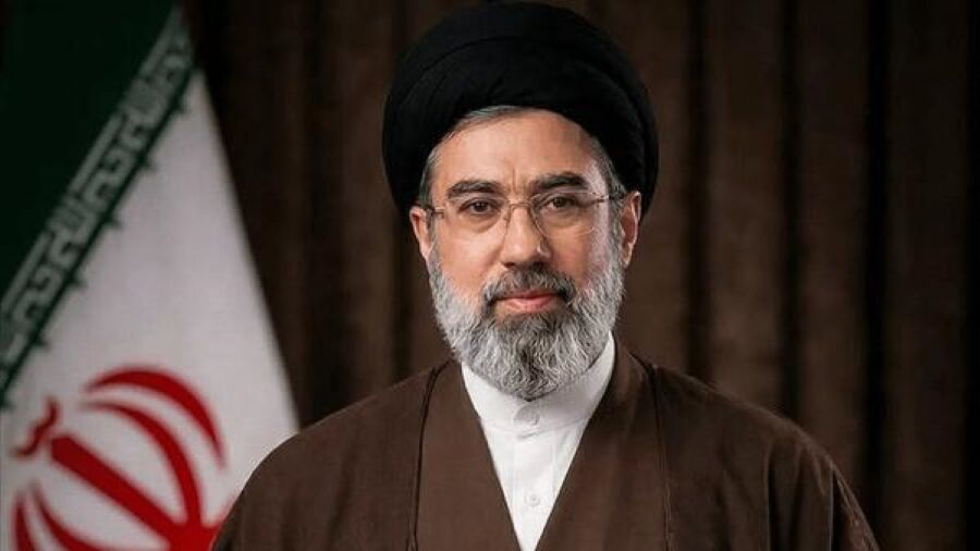 رهبر معظم انقلاب: تنگه هرمز باید همچنان بسته بماند