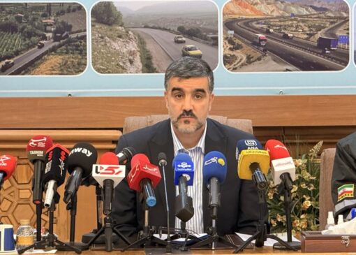 اکبری: مطالبه پرداخت به‌موقع کرایه رانندگان کامیون پیگیری می‌شود