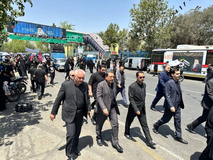 همه مردم برای خونخواهی و قدرشناسی از رهبر شهید به میدان آمدند
