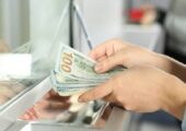 قیمت فروش دلار به ۱۵۳ هزار و ۶۱۶ تومان رسید