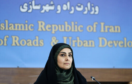 صادق: شریانهای دریایی ایران، با وجود تمامی فشارها، زنده و جاری است